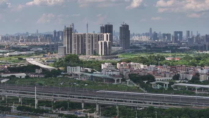 广州高铁远眺广州塔珠江新城