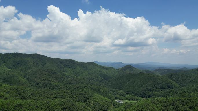 山区光影略过大地