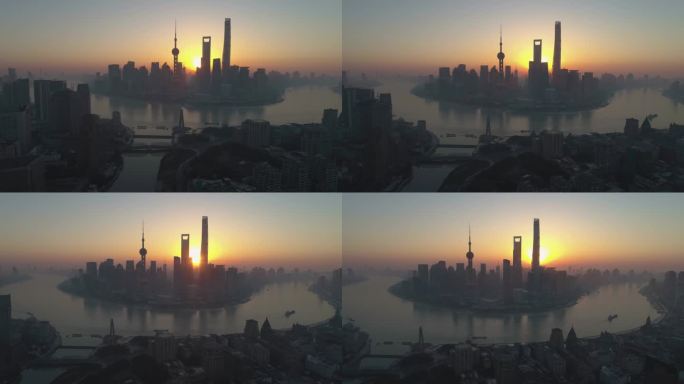 上海的天际线在阳光灿烂的早晨，陆家嘴