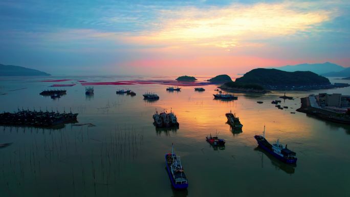 霞浦花竹 海上日出 光影里的渔船