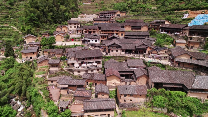 航拍浙江丽水云和梯田风景区白银谷古村落