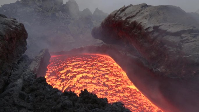 在埃特纳火山火山熔岩流。西西里岛, 意大利