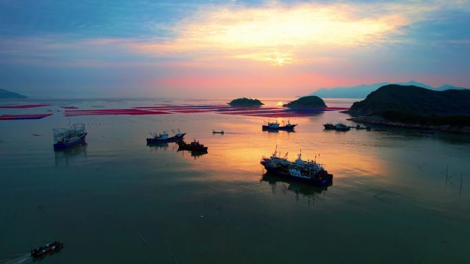 霞浦花竹 海上日出 光影里的渔船