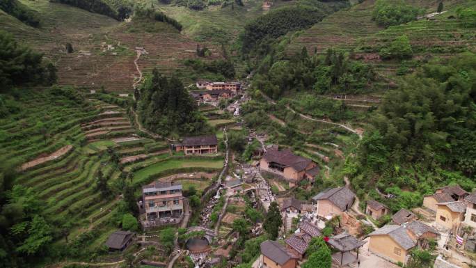 航拍浙江丽水云和梯田风景区白银谷古村落
