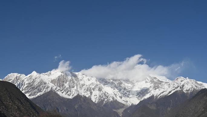 西藏南迦巴瓦雪山云卷云舒延时视频