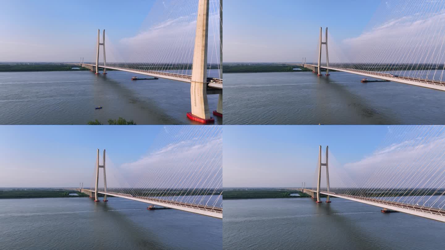航拍高速列车通过鳊鱼洲长江大桥