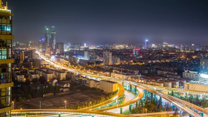 城市夜间繁忙换乘交通的时间推移