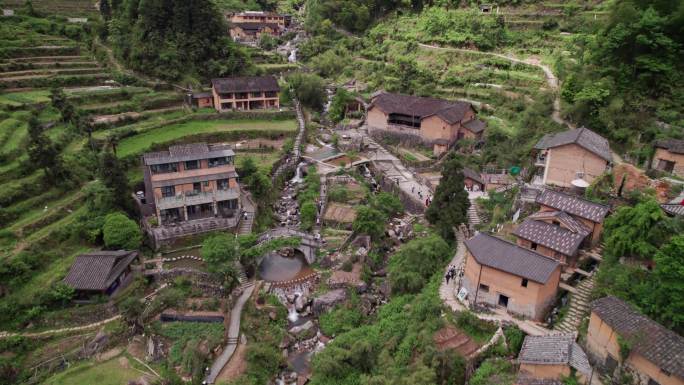 航拍浙江丽水云和梯田风景区白银谷古村落