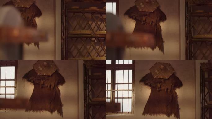 4K80年代江南农户家挂在墙上的蓑衣