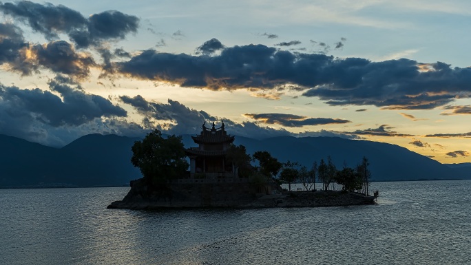 大理洱海中的湖心岛、小普陀