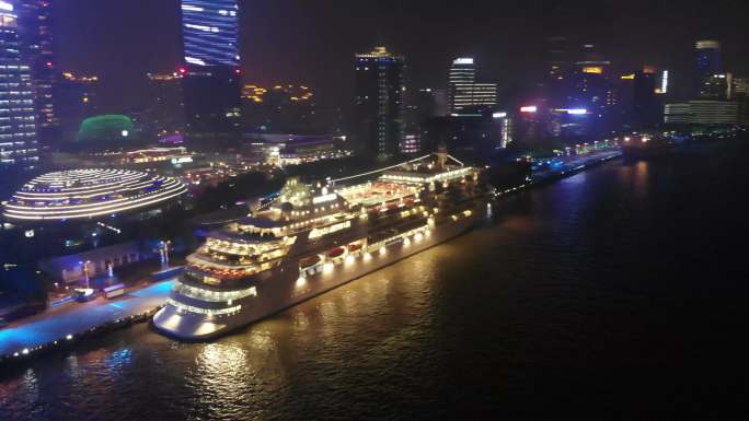 上海外滩黄浦江东方明珠4K航拍游船邮轮