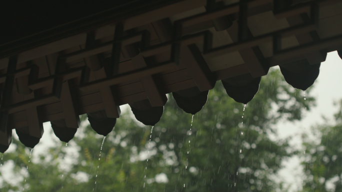 江南听雨高级氛围感园林古建筑下雨空镜