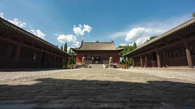 朔州老城崇福寺大雄宝殿蓝天白云延时视频