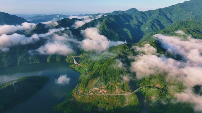 秦岭森林湖泊云海山川河流云雾生态青山绿水