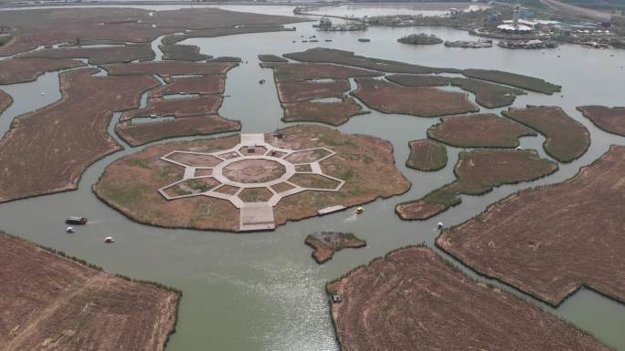 宁夏银川市兴庆区鸣翠湖国家湿地公园游船