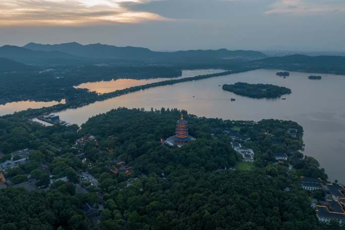 杭州西湖雷峰塔夕阳航拍环绕延时