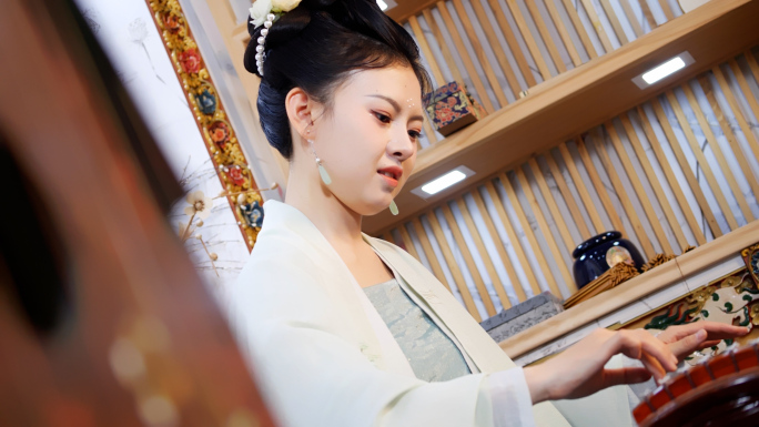 弹古筝古典古装古风中国风传统传统文化美女