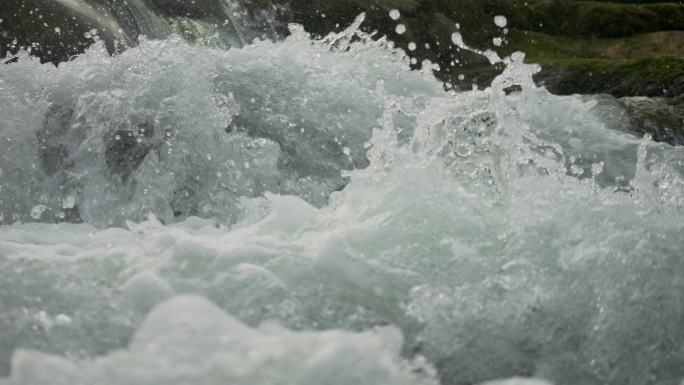 溪流河流波浪浪花泡沫