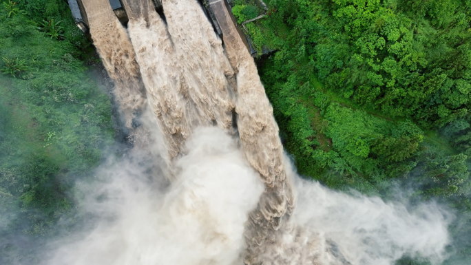 自然灾害防御汛期山洪暴雨涨水水库泄洪素材