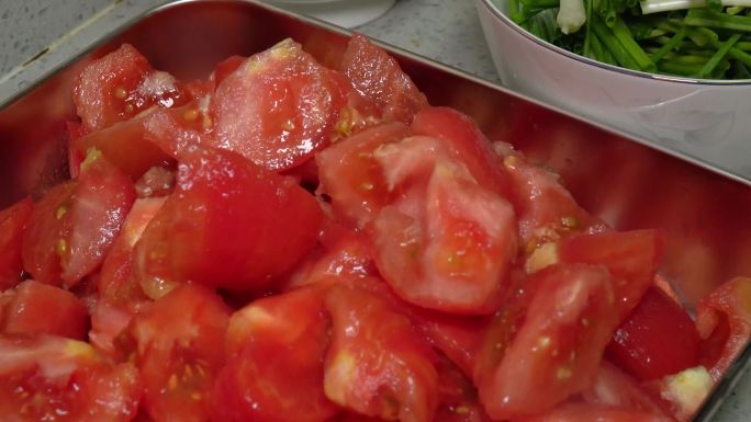 做饭处理西红柿 (1)