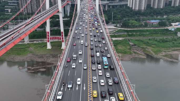 重庆桥梁晚高峰车流航拍23