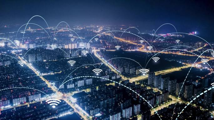 智慧城市航拍画面。蓝色拱门形成网络通信未来技术。无线网络连接