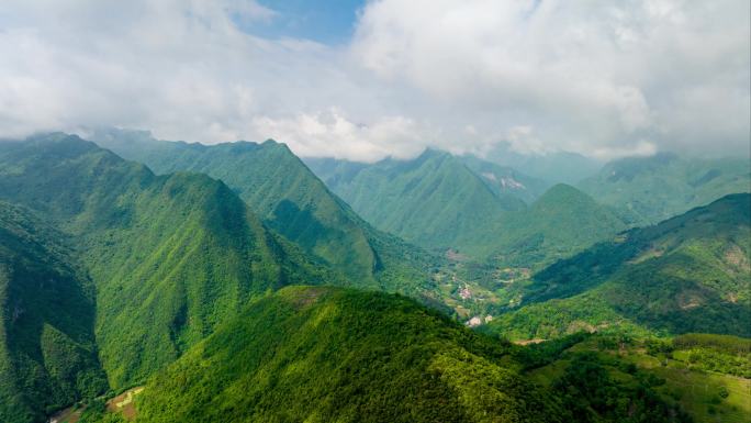 4K汉中西乡高山云雾蓝天延时