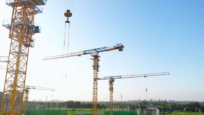 4K航拍工地塔吊中国建筑城市建设发展