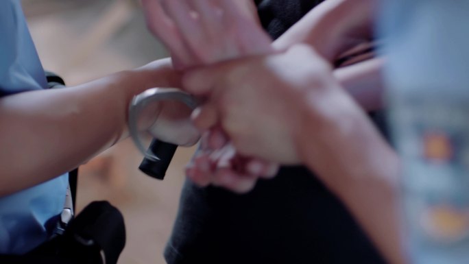 【4K】民警抓捕现场