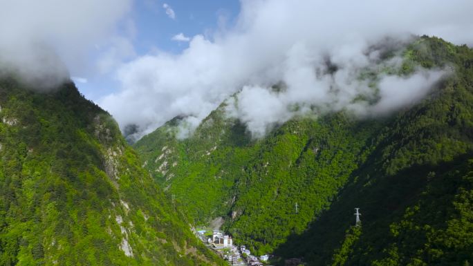 4K航拍川西阿坝理县毕棚沟绿山风光美景