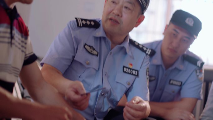 【4K】民警上门调解矛盾