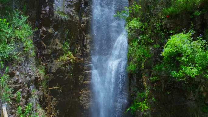 鲁山阿婆寨景区峡谷瀑布