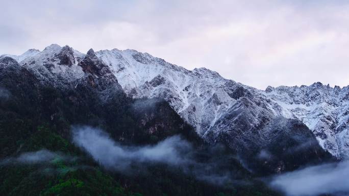 4K航拍四川理县阿坝毕棚沟雪山美景