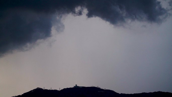 暴雨中的厦门天语舟气象公园