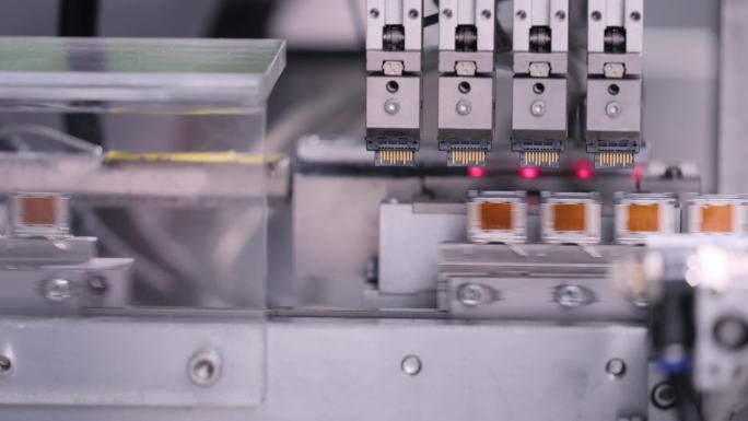自动化精密机械生产机器制造特写连接器
