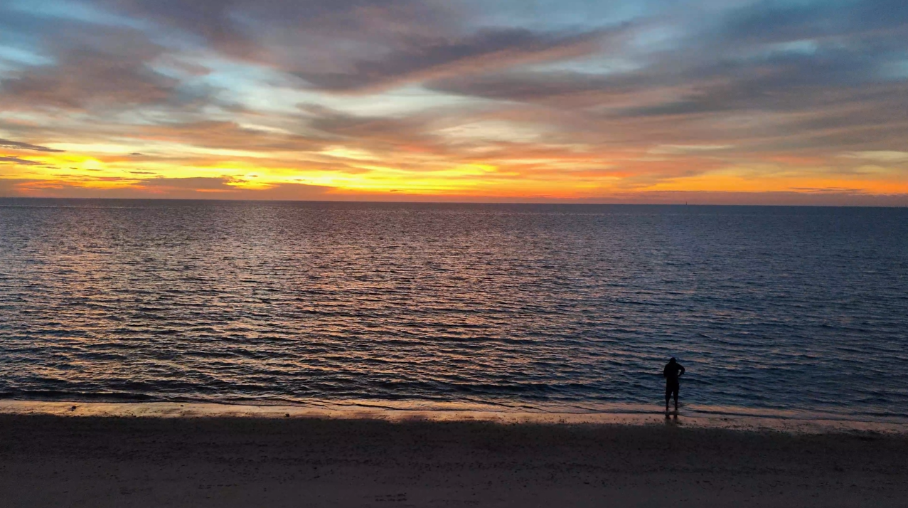 实拍海边夕阳