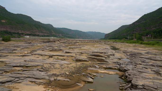 黄河干涸的河床