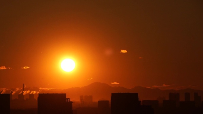 初升太阳日出延时摄影美丽晨曦温暖一轮太阳