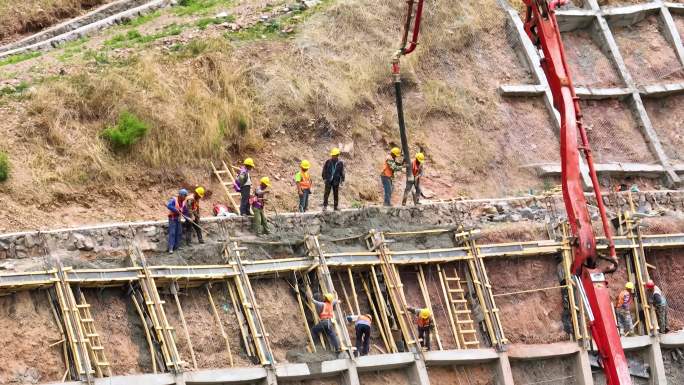 修建高速公路山体护坡