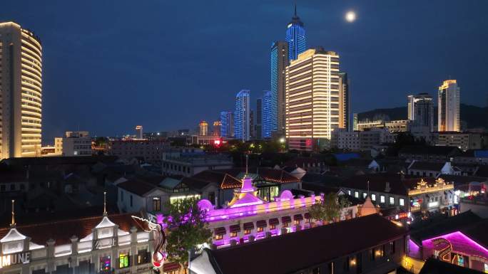 航拍山东烟台芝罘区朝阳街的月夜景色