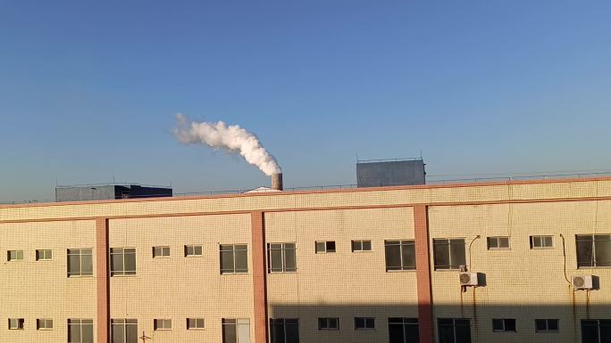 工厂工业烟囱情绪蓝天阳光机器轰鸣
