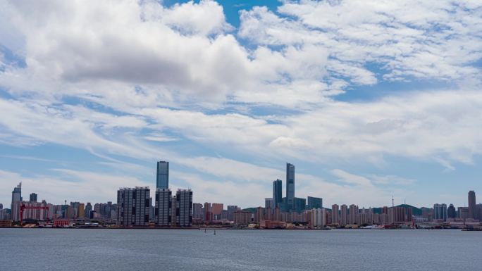 大连市城市天际线蓝天白云延时摄影