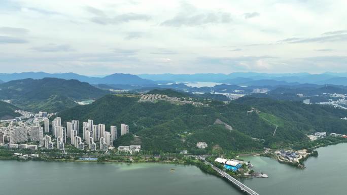 航拍杭州淳安县千岛湖镇千岛湖大桥风光