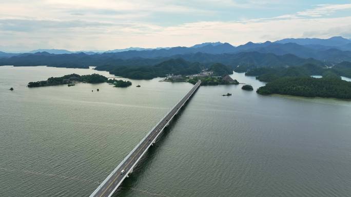 航拍杭州淳安县千岛湖镇千岛湖大桥风光