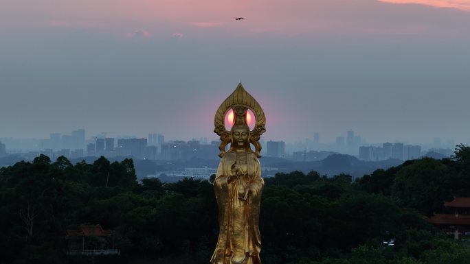 中国广东省广州市番禺区莲花山望海观音