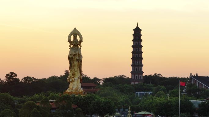 中国广东省广州市番禺区莲花山望海观音