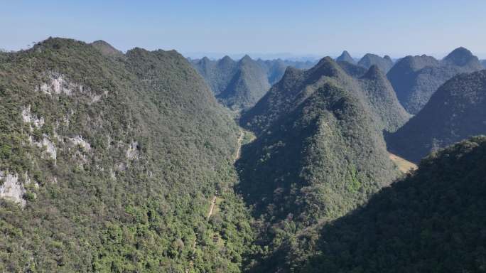 贵州荔波茂兰山脉田野航拍4K