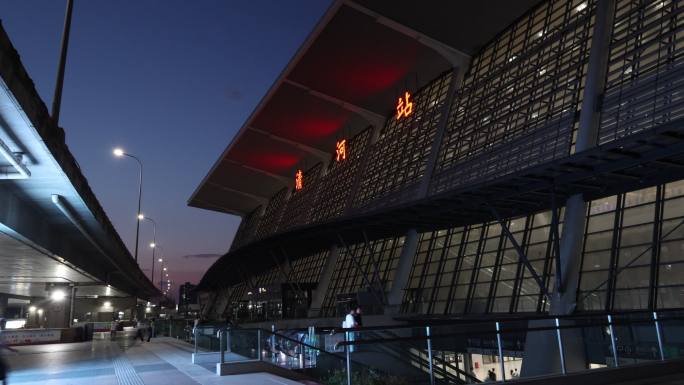 地铁高铁站北京清河夜景