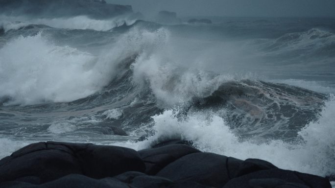 台风海岸-慢镜头