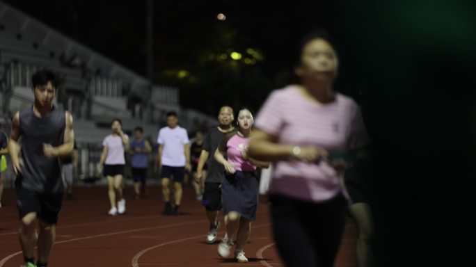 夜晚跑步镜头11